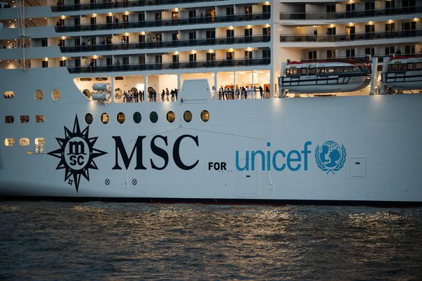 Discover Budget-Friendly Falconry Adventures for Tourists Across the UK